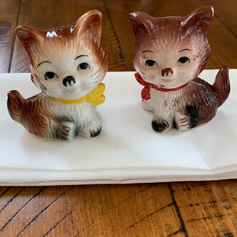 Vintage Ceramic Cat Kitten Salt & Pepper Shakers Made in‎ Korea 3"